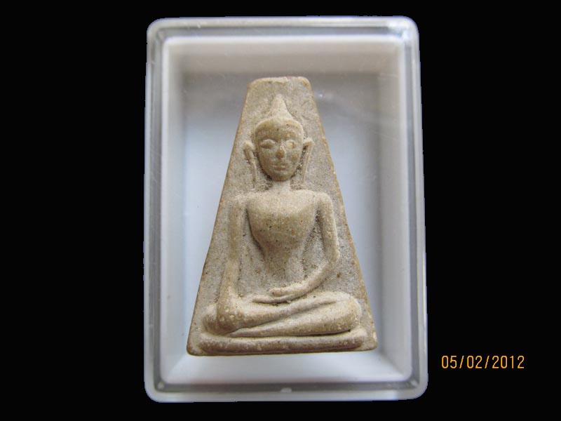 พระพิมพ์พระผงสุพรรณ ไม่ทราบที่ครับ เหมือนเดิมครับรอบนี้เริ่ม20บาท EI.136