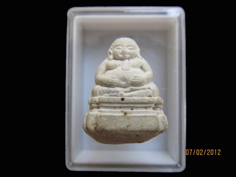 พระสังกัจจายน์ลอยองค์เนื้อผงขาวไม่ทราบที่ เหมือนเดิมครับรอบนี้เริ่ม20บาท EI.146