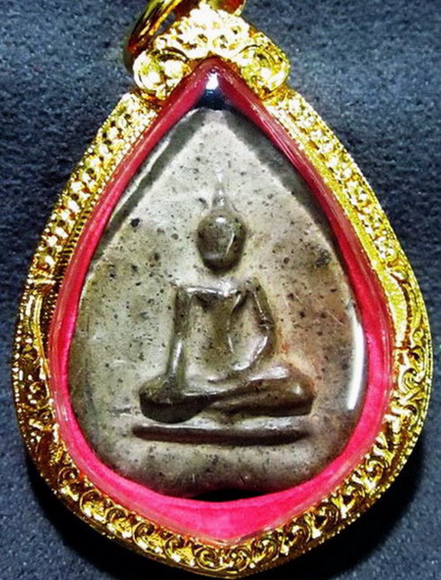 พระกำแพงเม็ดมะลื่น