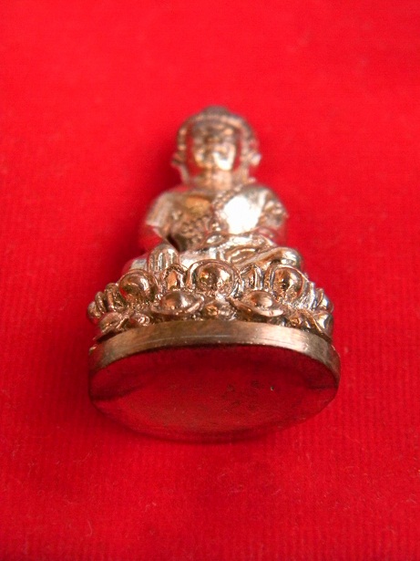พระกริ่งบัวรอบ รุ่นบูรณะศาลาวัดแค หลวงปู่นาม วัดน้อยชมภู่ ปลุกเสก (เนื้อนวะโลหะ) พร้อมกล่องกำมะหยี่