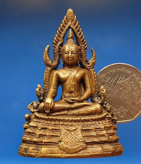 พระบูชาเล็ก...พระพุทธชินราช หลังมีโค๊ตตัวเลขครับ
