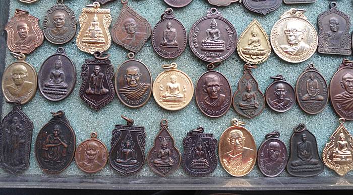 พระบ้านเหมาครับ 135 เหรียญครับ