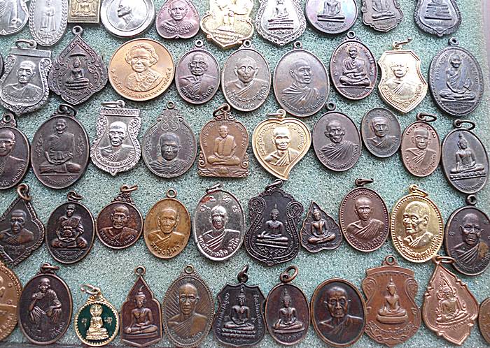 พระบ้านเหมาครับ 135 เหรียญครับ
