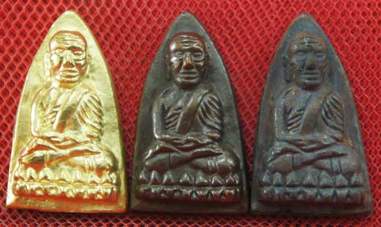 หลวงปู่ทวด พิมพ์เตารีดใหญ่ 3 องค์ เนื้อเปียกทอง เนื้อนวะ เนื้อผิวไฟ วัดในหาน ปี 36