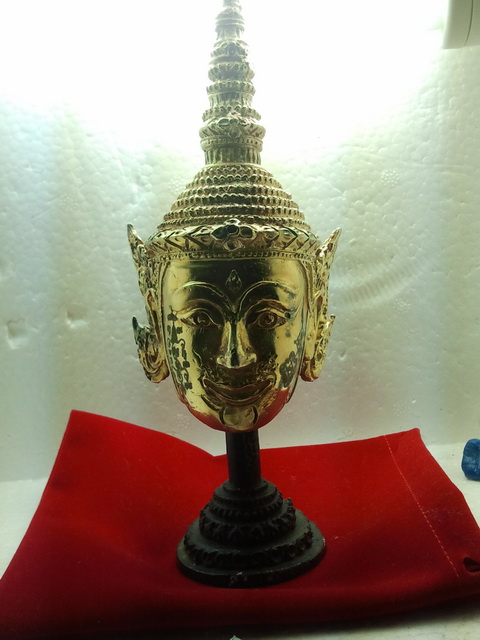 หลวงปู่กาหลง พระลักษ์หน้าทองเนื้อสังวาลย์ชุบไมคร่อน ขนาด 3 นิ้ว ปี 2551 หายาก
