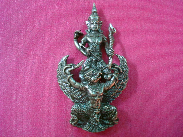 พระนารายณ์ทรงครุฑหลวงปู่ผาด วัดไร่ จ. อางทอง รุ่นแรก