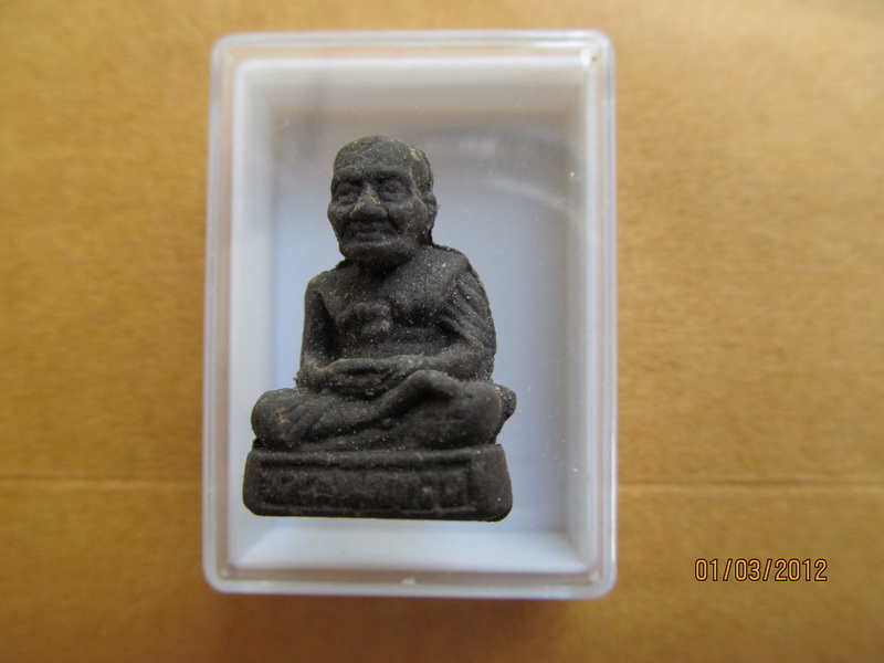 พระหลวงพ่อทวด เนื้อว่านลอยองค์ ไม่ทราบที่ครับ เริ่ม20บาท **189