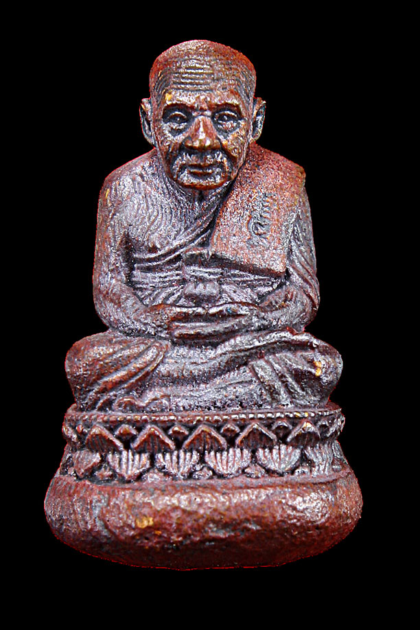 หลวงปู่ทวด พิมพ์เบ้าทุบมหาลาภ รุ่นกฐิน เนื้อนวะ วัดช้างให้ ปี 2540 สร้าง 9999 องค์ครับ
