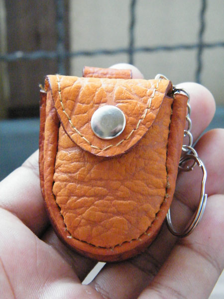 ซองหนังแท้ ใส่กล้องส่องพระเครื่อง งาน "handmade" สีน้ำตาลลาย แบบยาว ^^100-