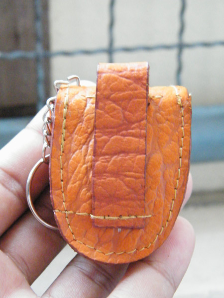 ซองหนังแท้ ใส่กล้องส่องพระเครื่อง งาน "handmade" สีน้ำตาลลาย แบบยาว ^^100-