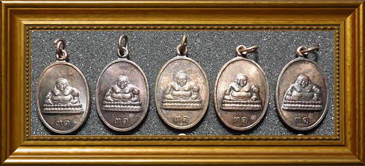 5 องค์เหรียญพระสังกัจจาย หลวงพ่อคูณ ออกวัดแจ้วนอก ปี 2521 เนื้อนวะ ตอก 2 โค๊ต