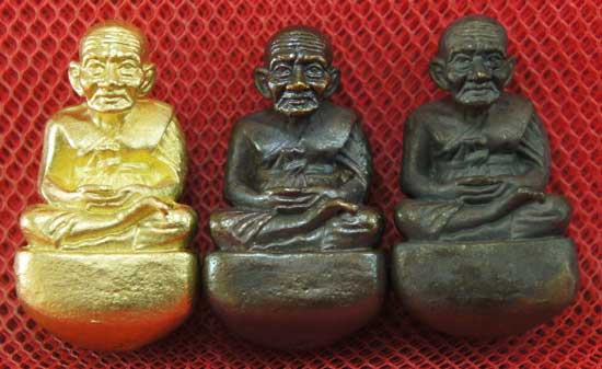หลวงปู่ทวด พิมพ์เบ้าทุบ 3 องค์ เนื้อเปียกทอง เนื้อนวะ เนื้อผิวไฟ วัดในหาน ปี 36