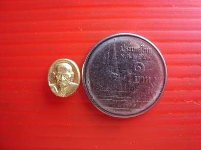 เหรียญกระดุมหลวงพ่อเงินรุ่นพระพิจิตร ปี2542 มวลสารดีเยี่ยม