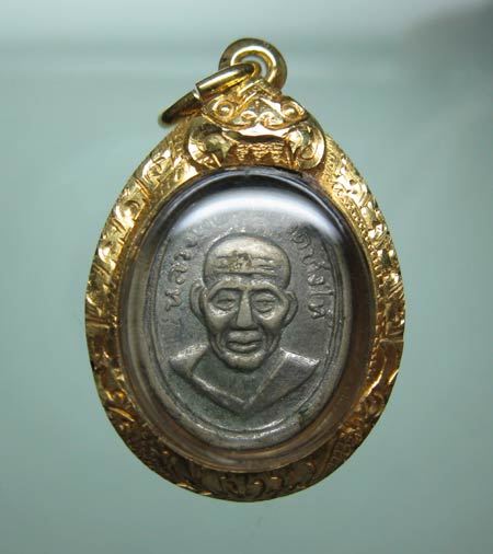 เม็ดแตงหลวงพ่อทวด ปี ๐๘ เลี่ยมทองพร้อมใช้ครับ
