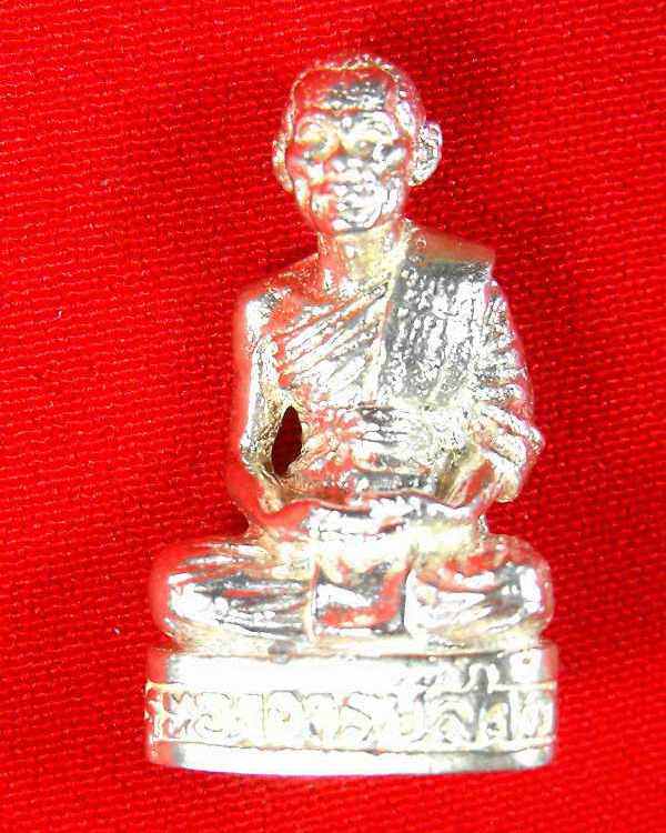 หลวงพ่อสาคร วัดหนองกรับ"รุ่นชินบัญชร ๕รอบ ปี2540"