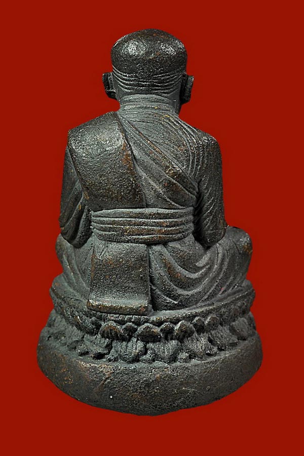 หลวงปู่ทวด พิมพ์เบ้าทุบมหาลาภ เนื้อนวะโลหะ รุ่นกฐิน วัดช้างให้ ปี 2540 สร้าง 9999 องค์ครับ