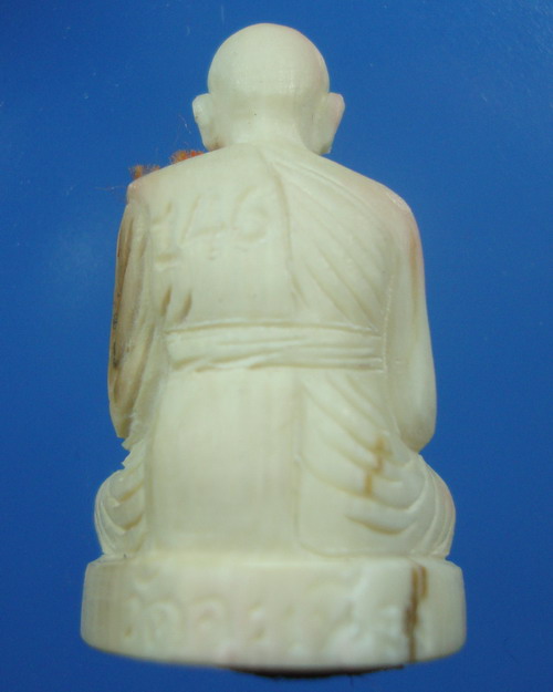รูปเหมือนงาแกะรุ่นแรก หลวงพ่อเมียน วัดจะเนียงวนาราม กระสัง บุรีรัมย์