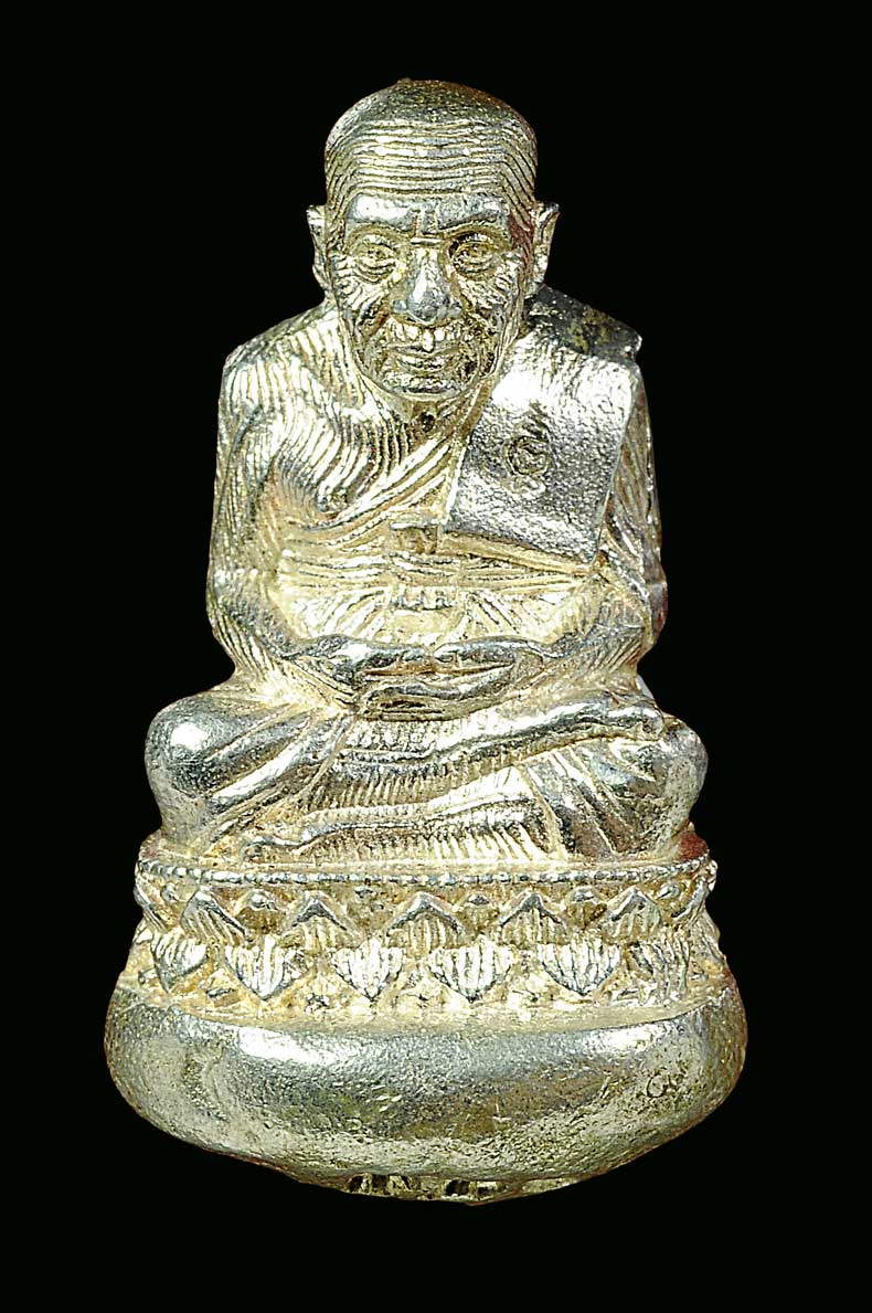 หลวงปู่ทวด พิมพ์เบ้าทุบมหาลาภ เนื้อเงิน(กรรมการ) รุ่นกฐิน วัดช้างให้ ปี 2540 สร้าง 199 องค์ครับ