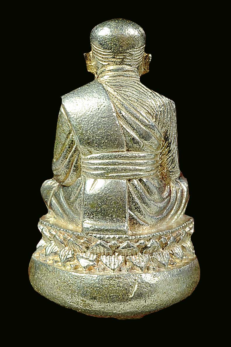 หลวงปู่ทวด พิมพ์เบ้าทุบมหาลาภ เนื้อเงิน(กรรมการ) รุ่นกฐิน วัดช้างให้ ปี 2540 สร้าง 199 องค์ครับ