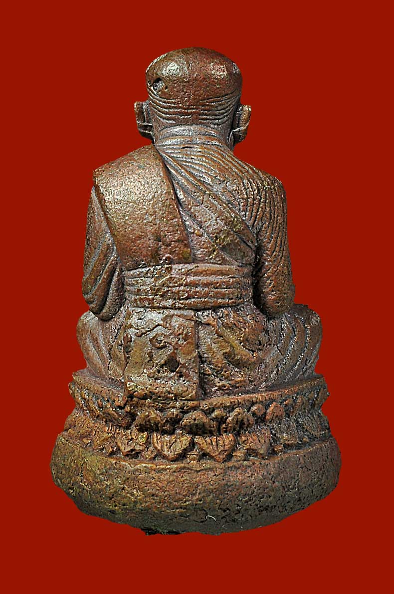 หลวงปู่ทวด พิมพ์เบ้าทุบมหาลาภ เนื้อนวะโลหะ รุ่นกฐิน วัดช้างให้ ปี 2540 สร้าง 9999 องค์ครับ