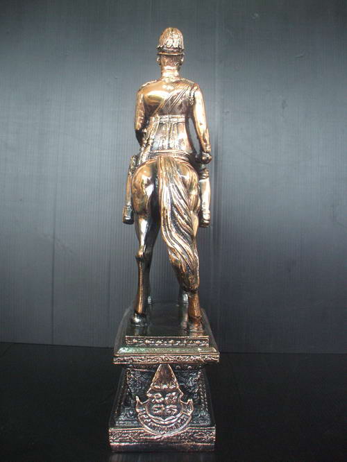 @@@สมเด็จพระจุลจอมเก้าเจ้าอยู่หัว ร.5 ทรางม้า เนื้อเรซิ่นชุบนาคค่ะ