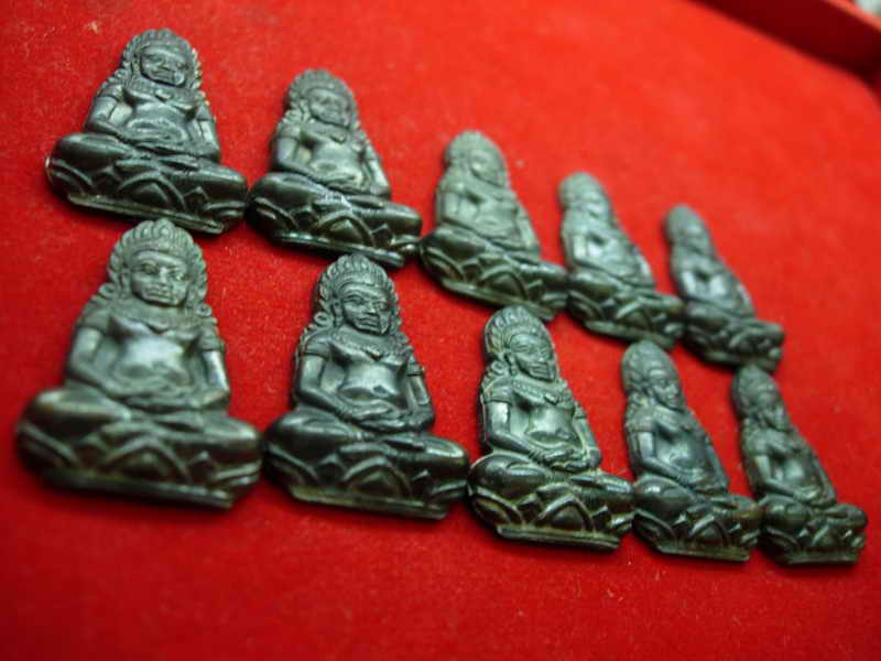 ทีเดียว 10 องค์ พระเทริดขนนก ค่ายอดิศร ปี 2514 สระบุรี บล็อคนิยมวงเดือน