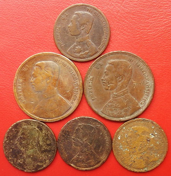เหรียญ ร.5 (หนึ่งอัฐ + หนึ่งเซี่ยว หัวตรง 3 เหรียญ และ หัวกลับ 3 เหรียญ)รวม 6 เหรียญ อายุกว่า 100 ปี