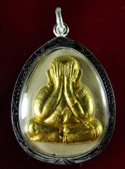 !!วัดใจ 9 บาท!!พระปิดตาจัมโบ้ ญสส รุ่นแรก เนื้อผงเกสรปิดทองคำแท้ พร้อมกล่องเดิม พ.ศ.2535 พร้อมเลี่ยม