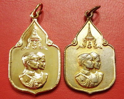 เหรียญสมโภชช้างเผือก ( พิมพ์นิยม สวยมาก หายาก + พิมพ์ธรรมดา ) ปี 2521 กะหลั่ยทอง รวม 2 เหรียญ