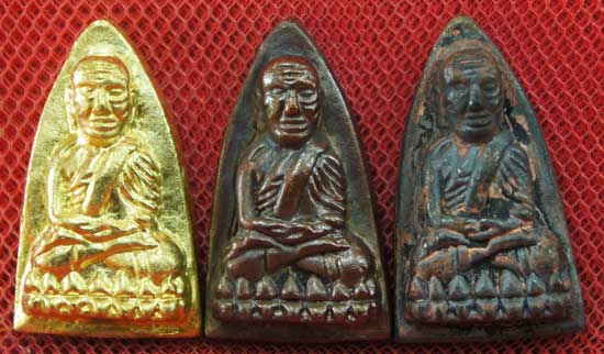 หลวงปู่ทวด พิมพ์เตารีดใหญ่ 3 องค์ เนื้อเปียกทอง เนื้อนวะ เนื้อผิวไฟ วัดในหาน ปี 36