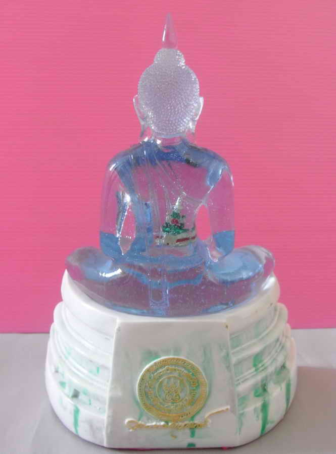 เปิดใจ300บาทหลวงพ่อโสธรเนื้อเร่ซิ่นสีฟ้าฐานเป็นเนื้อเรซิ่นลายหินอ่อนค่ะหน้าตัก5นิ้วค่ะ