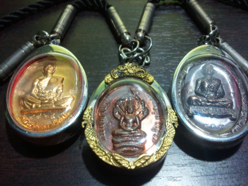 หลวงพ่อคูณ 3 องค์ 3 รุ่น พร้อมกรอบ+สร้อย ราคาต่ำๆ............