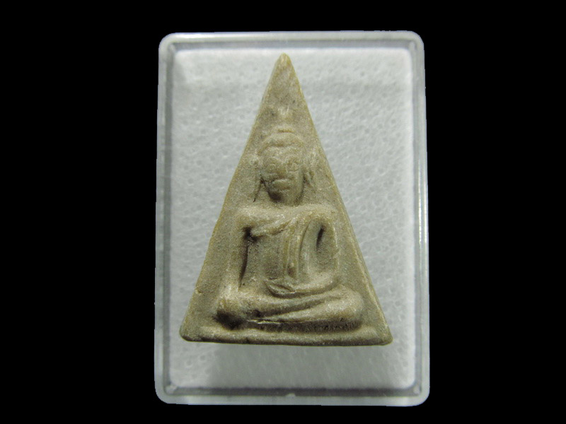พระพิมพ์นางพญาเนื้อ ผงน้ำมัน ไม่ทราบที่. เริ่ม20บาท/ T.150