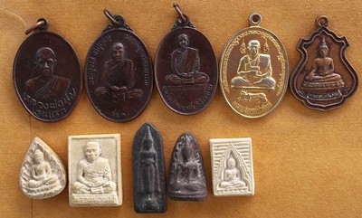 รวมพระเครื่อง 50 องค์ ....B301