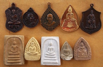 พระ 50 องค์ เหมาไปออกต่อได้เลยราคาไม่ถึง 10 บาทครับ  ....B282
