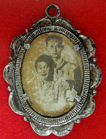 ภาพล็อคเก็ตในหลวงคู่พระราชินี