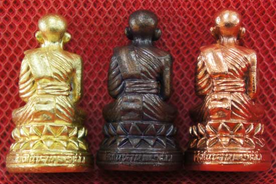 หลวงปู่ทวด พิมพ์บัวรอบ 3 องค์ เนื้อเปียกทอง เนื้อนวะ เนื้อสตางค์เเดง วัดในหาน อ.นอง อ.ทอง อ.สุภา ร่ว
