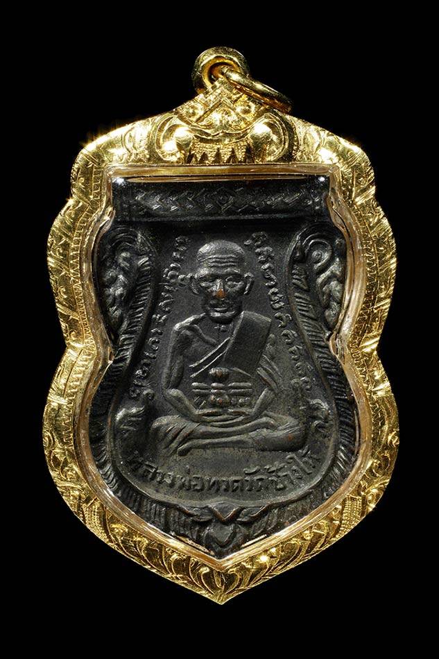 หลวงปู่ทวด รุ่นสาม หน้ากรรมการ ทองแดงรมดำ เลี่ยมทอง (หูตัด) 