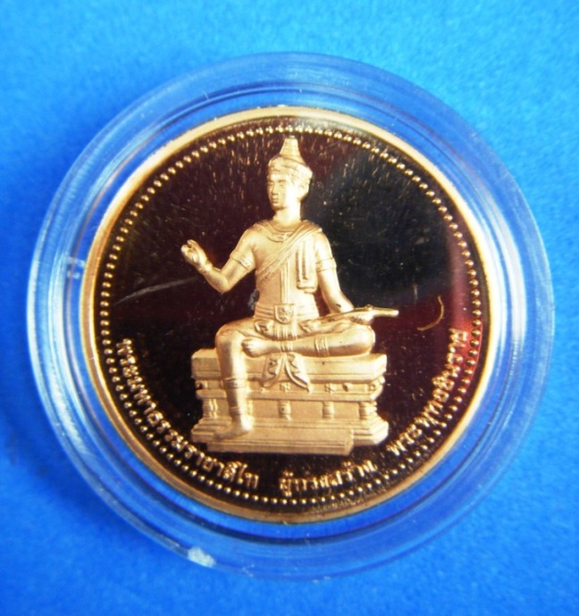 พระพุทธชินราช พระยาลิไท วัดใหญ่ จ.พิษณุโลก ปี 2544 เนื้อทองแดงขัดเงาพ่นทราย พร้อมตลับพลาสติกเดิมๆ