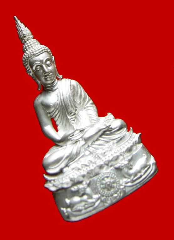 ..พระกริ่ง นฤมิตรโชค หลวงพ่อจรัญ " เนื้อเงิน " พร้อมกล่องเดิม...............K 709
