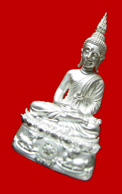 ..พระกริ่ง นฤมิตรโชค หลวงพ่อจรัญ " เนื้อเงิน " พร้อมกล่องเดิม...............K 709