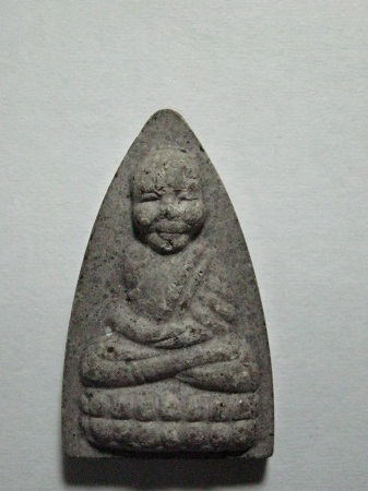 หลวงปู่ทวดเนื้อสีเทา ไม่ทราบที่