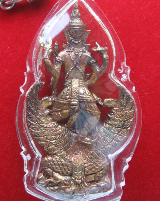 พระนารายณ์ทรงครุฑ หลวงปู่ผาด วัดไร่ อ่างทอง เลี่ยมกันน้ำ(กล่องเดิมจากวัด)