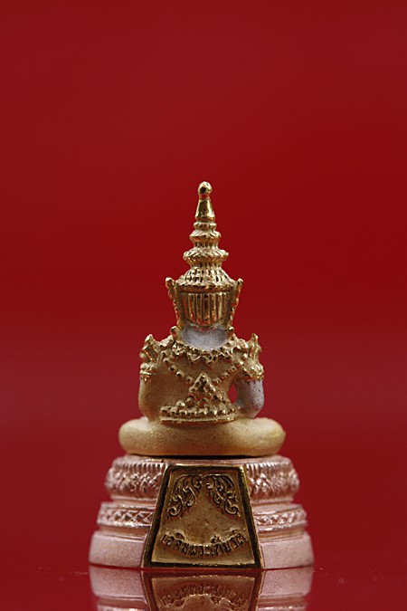 รูปหล่อพระแก้วมรกต รุ่นเฉลิมพระเกียรติสามกษัตริย์