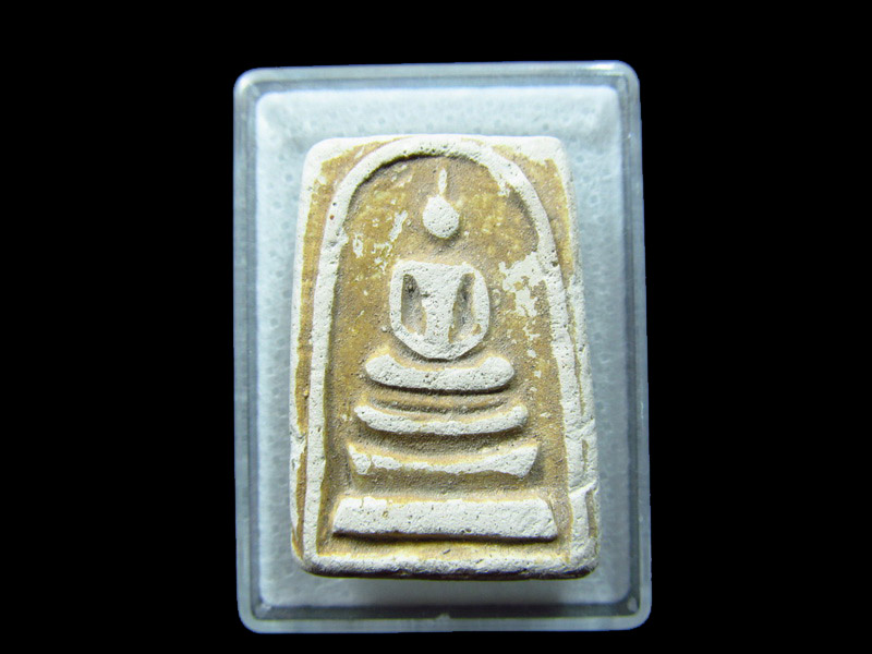 พระพิมพ์สมเด็จ เนื้อผงชอล์ก ทาทอง ไม่ทราบที่ครับ. เริ่ม20บาท/ C.057