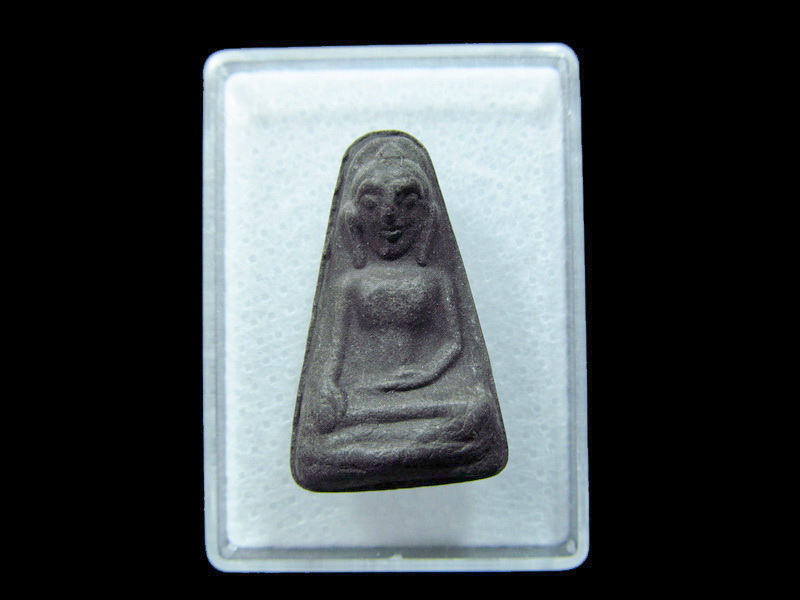 พระผงสุพรรณ เนื้อผงใบลานไม่ทราบที่ **เกจิ/พระใหม่**. เริ่ม20บาท/ C.136