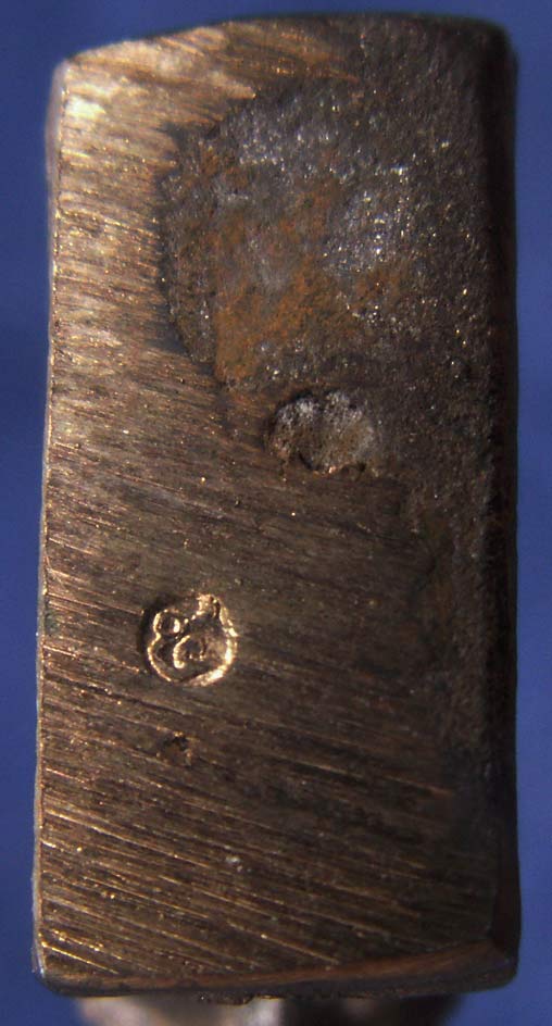 สิงห์รุ่นแรกฐานขีด หลวงพ่อสมชาย วัดปริวาสราชสงคราม พ.ศ. 2540 ตอกโค้ด ฐานยาว 1.5 ซ.ม. (1)