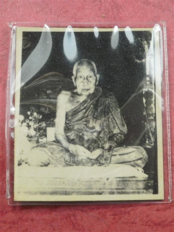 รูปถ่ายหลวงปู่สุข วัดโพธิ์ทรายทอง หลังจารดินสอ ปี 2510 สภาพสวยหายากน่าสะสมบูชา