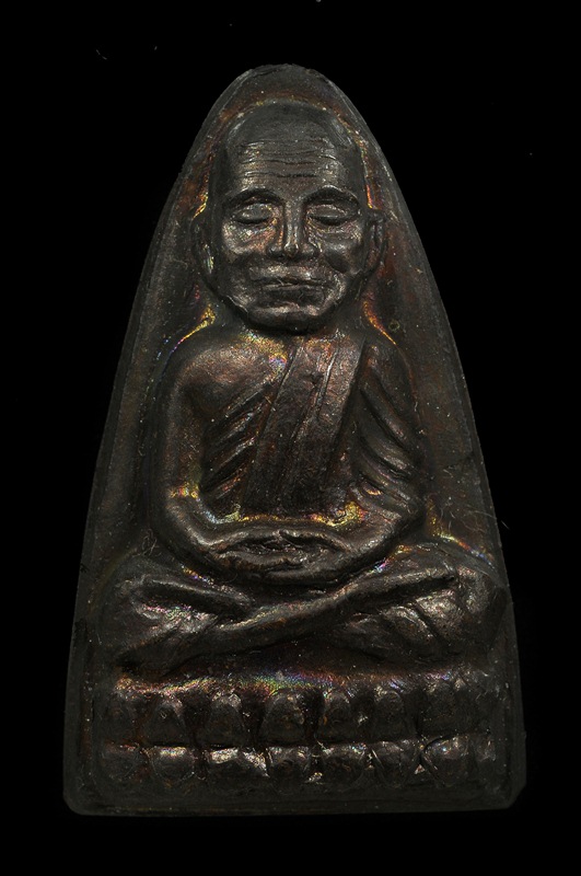 หลวงปู่ทวด วัดช้างไห้ ปี 24 พิมพ์หน้าใหญ่ องค์นี้ผิวรุ้ง สวยแชมป์