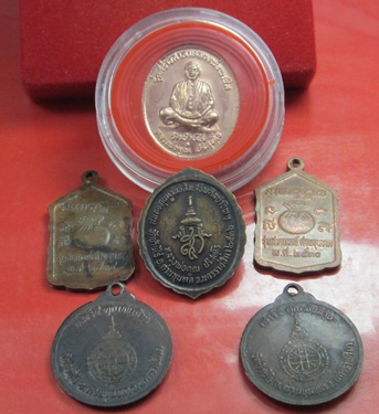 หลวงพ่อคูณ(((((วัดใจ เปิด 100 b.เเดง เคาะ ครั้งละ 10 บ )))))